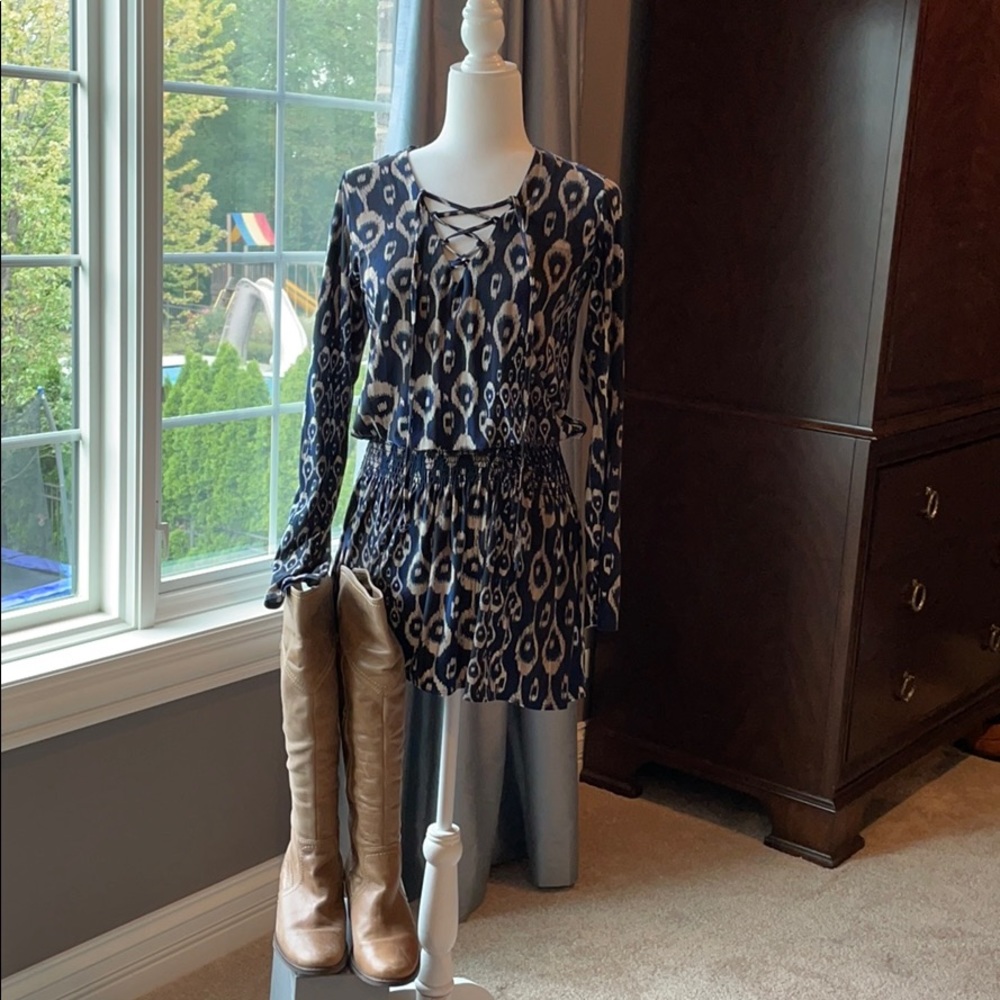 Veronica M Size M long sleeved dress lace-up neck